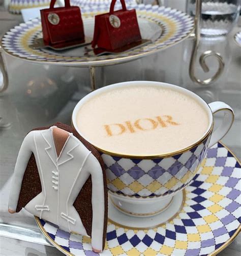 auf kaffee dior|Dior tea and coffee table.